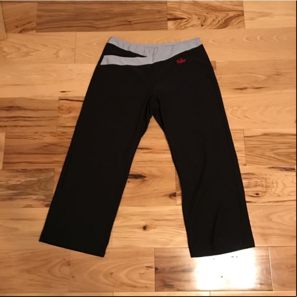 Nike Capri Spandex Workout Pants, S